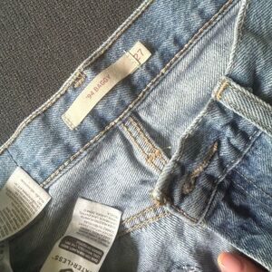Never worn Women’s Levi’s ‘94 Baggy size 27 jeans